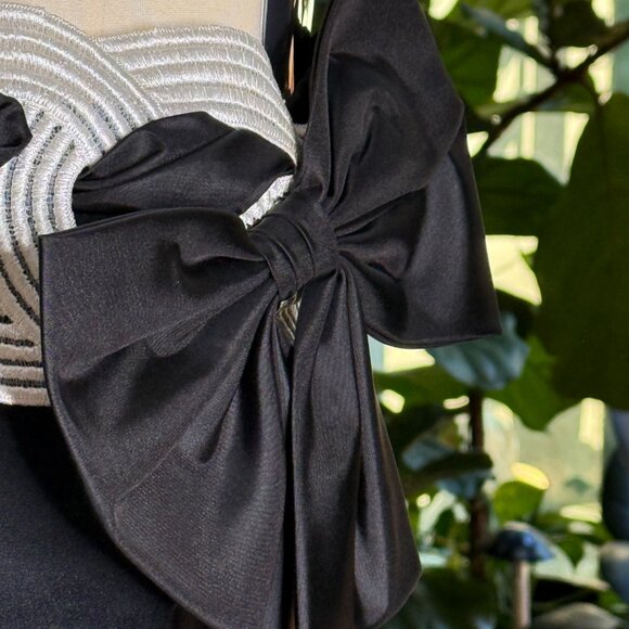 Vintage Victor Costa Black Strapless Gown w/ Statement Braided Bodice & Bow – Si - Picture 5 of 12